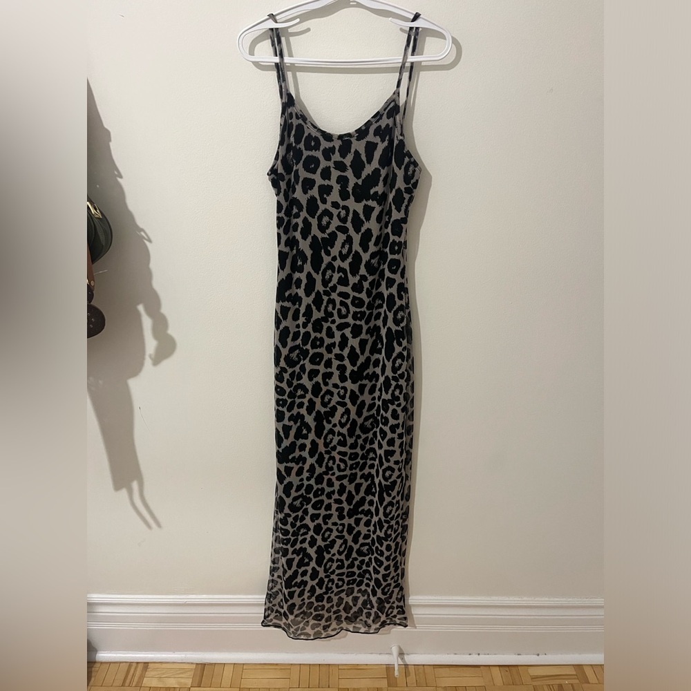 Animal print form fitting dress size XS